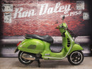 Vespa GTS 300 Super Green 2018