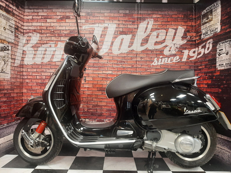 Vespa GTS 300 SUPER 2016