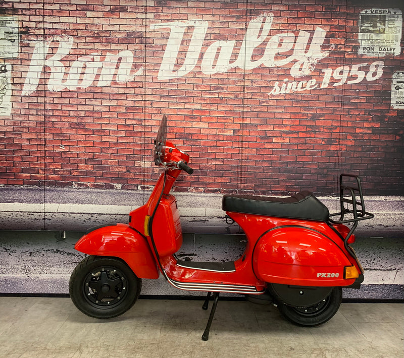 **SOLD**Vespa PX200 Special Edition No. 220